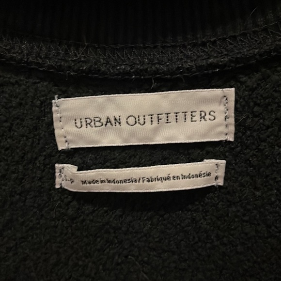 URBAN OUTFITTERS - Slouchy V-Neck Sweatshirt - Picture 3 of 4